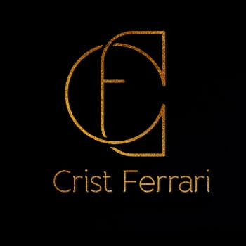 Logo da Crist Ferrari mercado de luxo